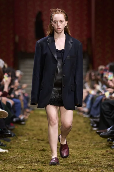 Look 11